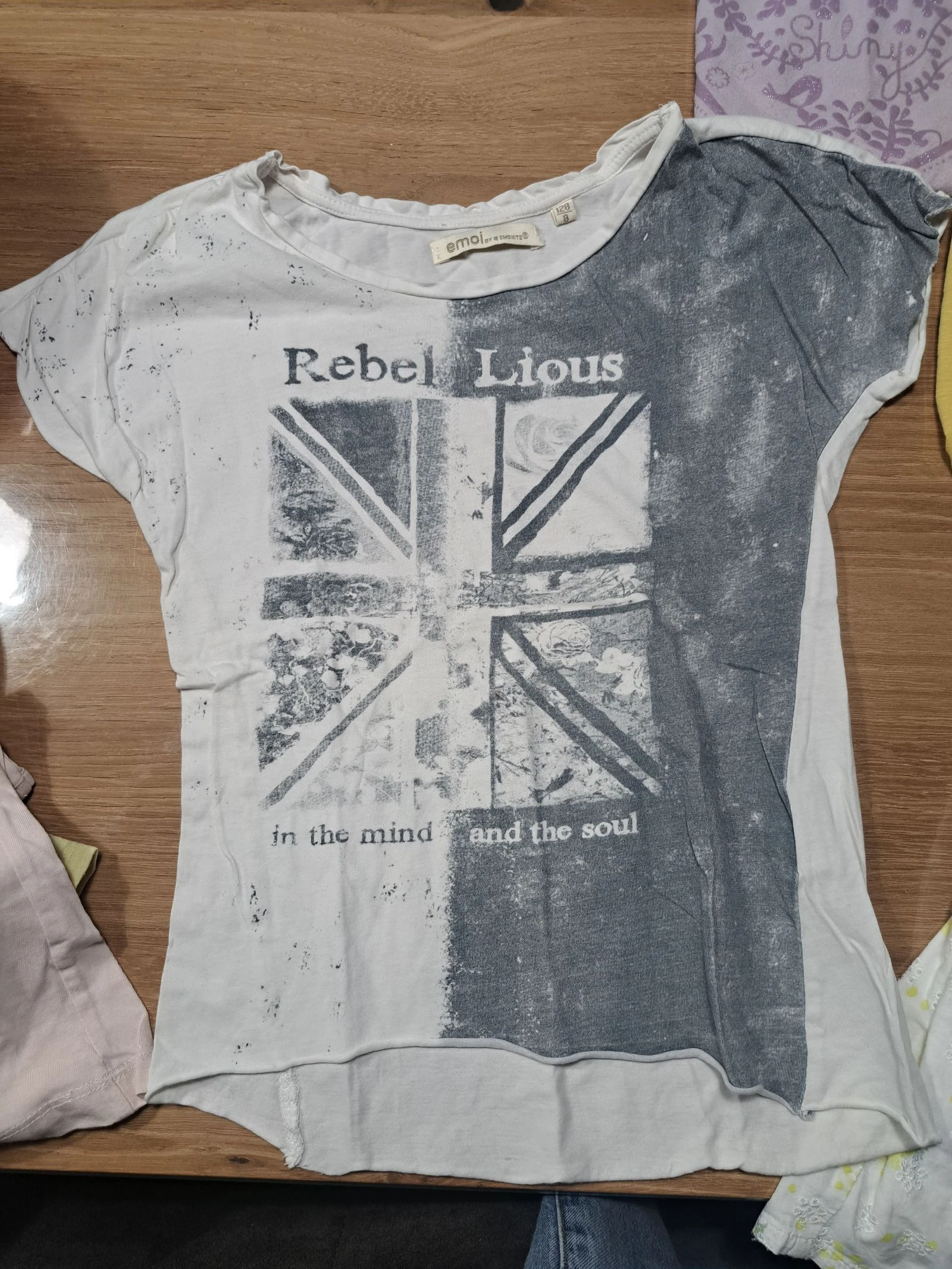 Lot of 14 summer clothes for an 8-year-old girl – photo 6